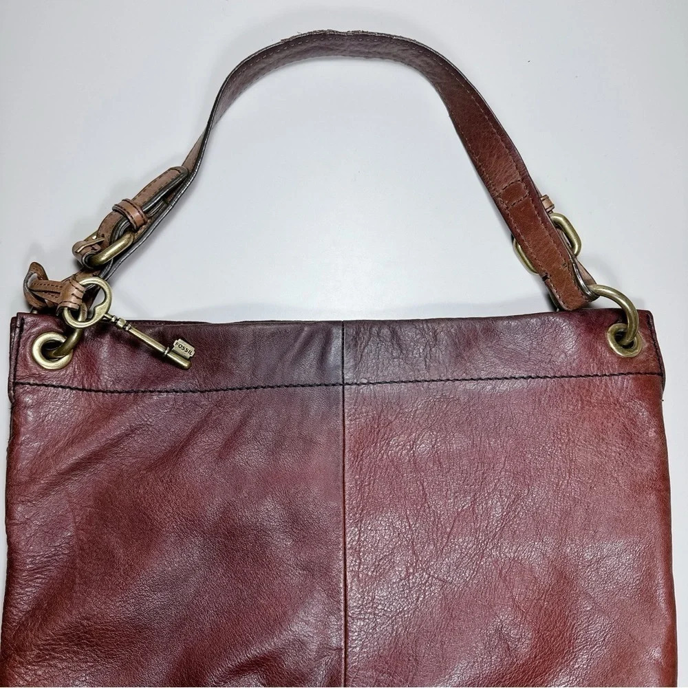 Fossil Women’s Long Live Vintage Leather Explorer Hobo Bag Dark Brown - Picture 4 of 15